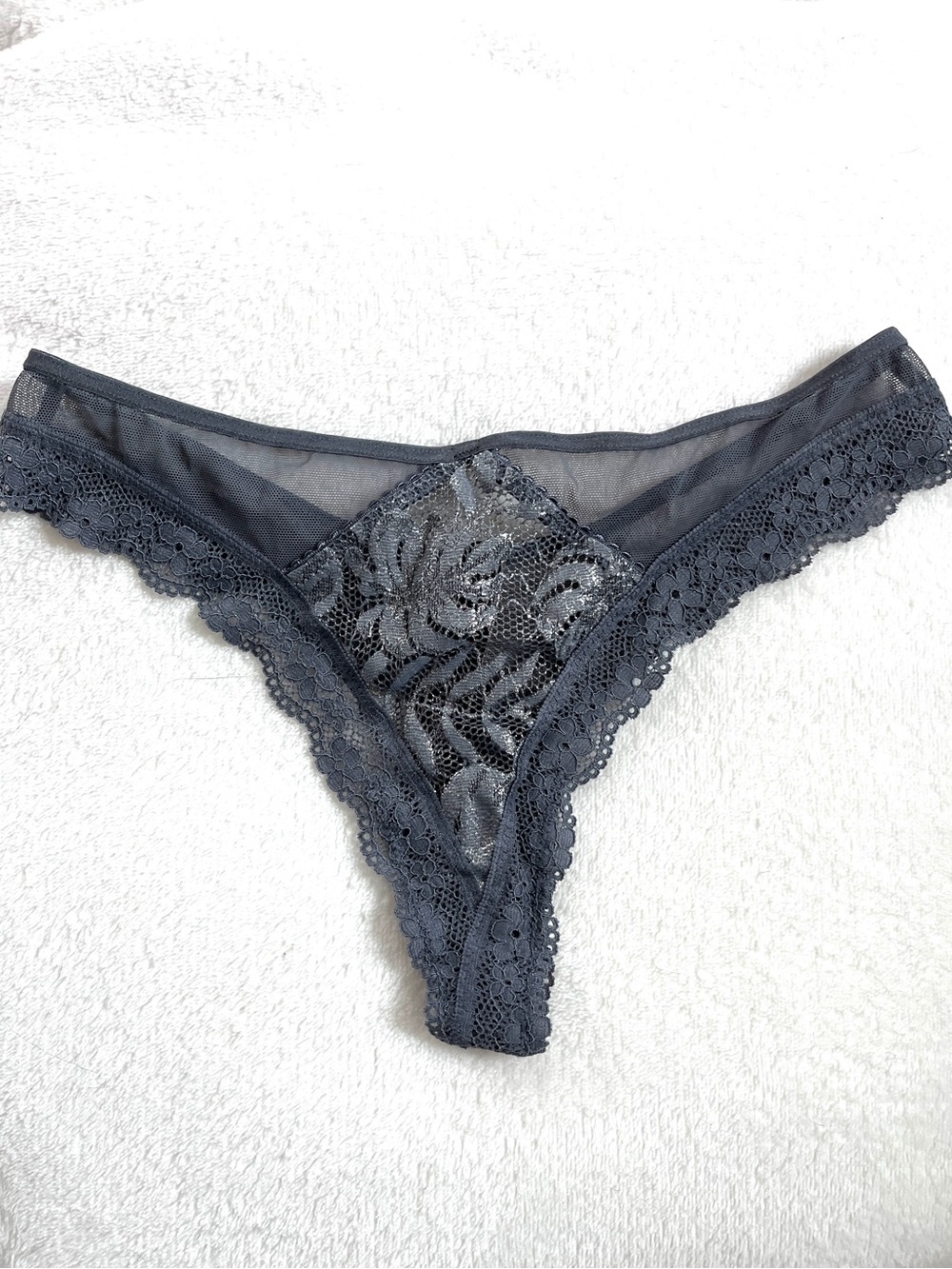 Victoria’s Secret Very Sexy Palm Lace Thong Panty